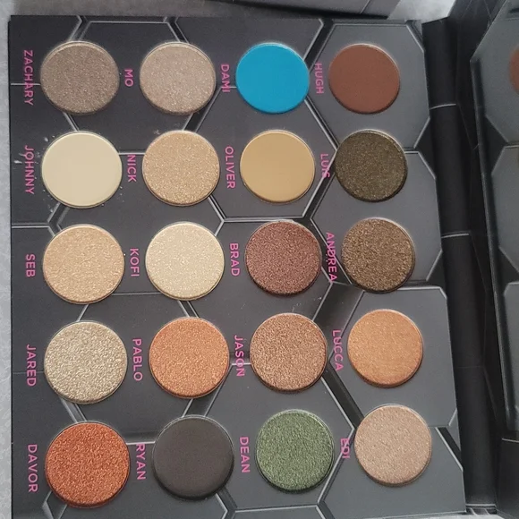 BeeBeauty London Barbarella Eyeshadow Palette - Picture 2 of 8